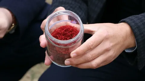 تصویر 1 از زعفران مرغوب قائنات با رنگ‌ دهی مناسب و بافت یکدست برای مصرف روزمره